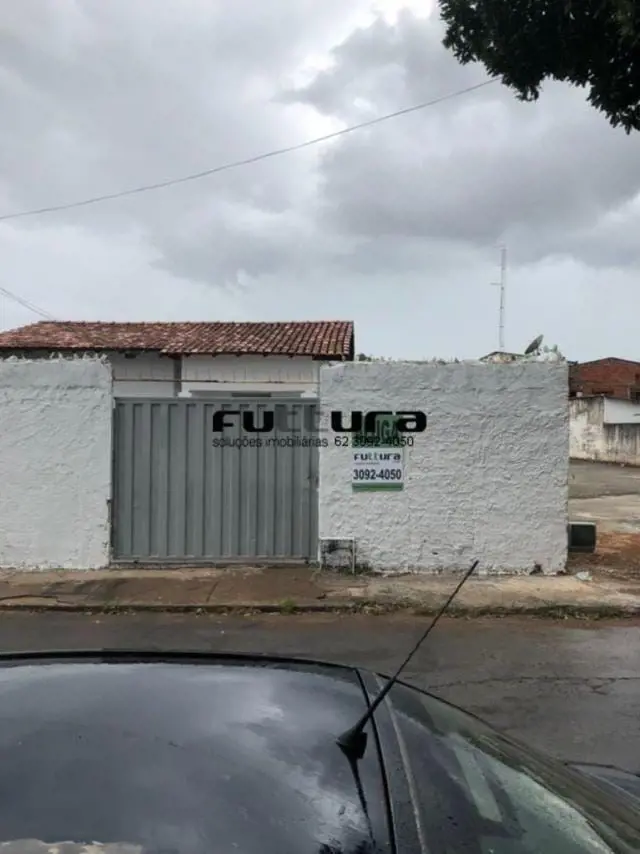 Próximo ao Estádio Olímpico e Mercado da 74.Casa Simples com Excelente Lote com ...