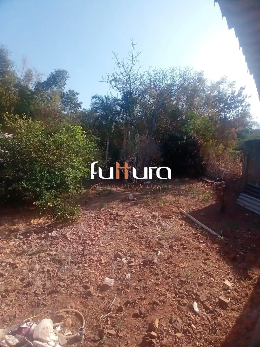 Terreno de 1.000 m²10.30 Metros de frente para a avenida C-10753.00 Metros com a...