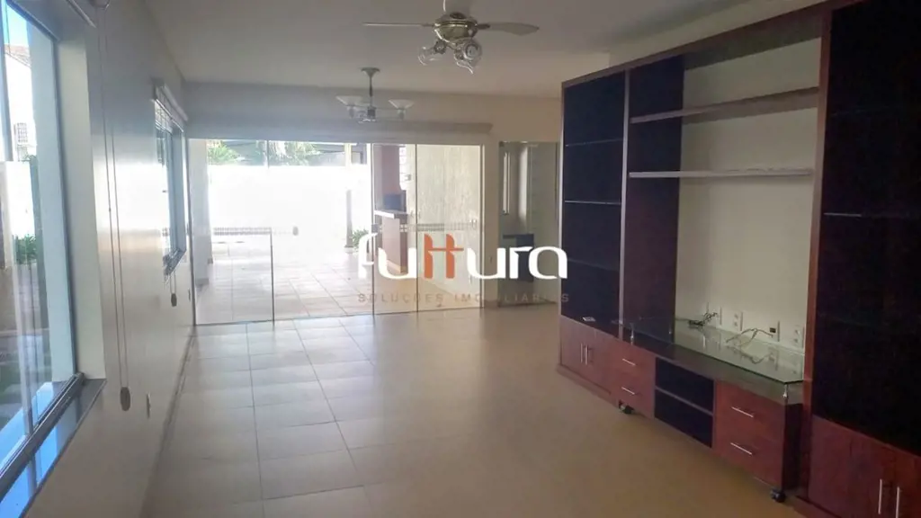 Piso Térreo Sala 3 ambientes com painel de tv, lavabo, escritório com ármario.1 ...