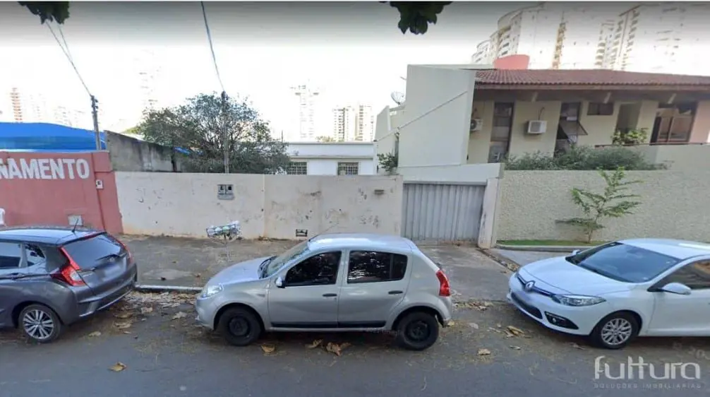 Excelente Terreno Frente Para o Nascente.Uma quadra abaixo do IOG, com 354m² sen...