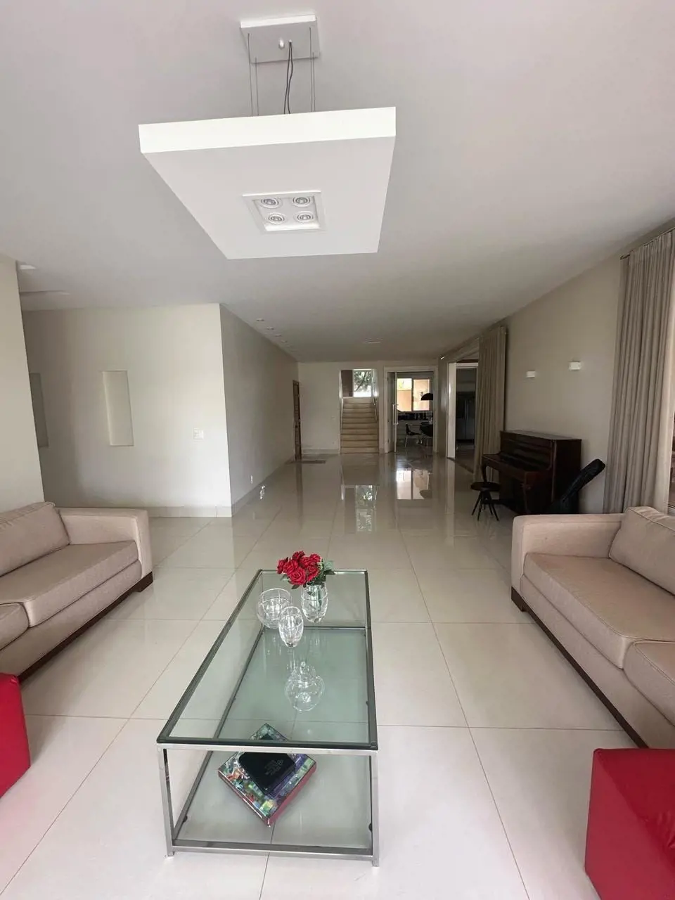 Sobrado no Jardins Atenas!Sobrado com lote de 951,21 m² e área construída 500 m²...