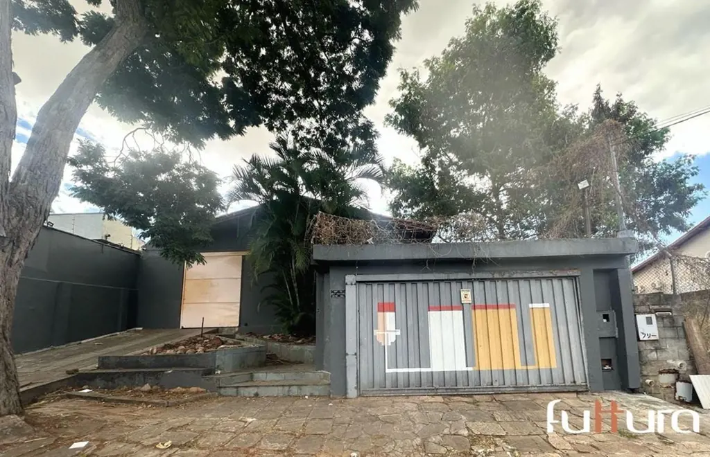 Lote comercial com 1008 m², com casa construída de aproximadamente 400m². 17/05/...