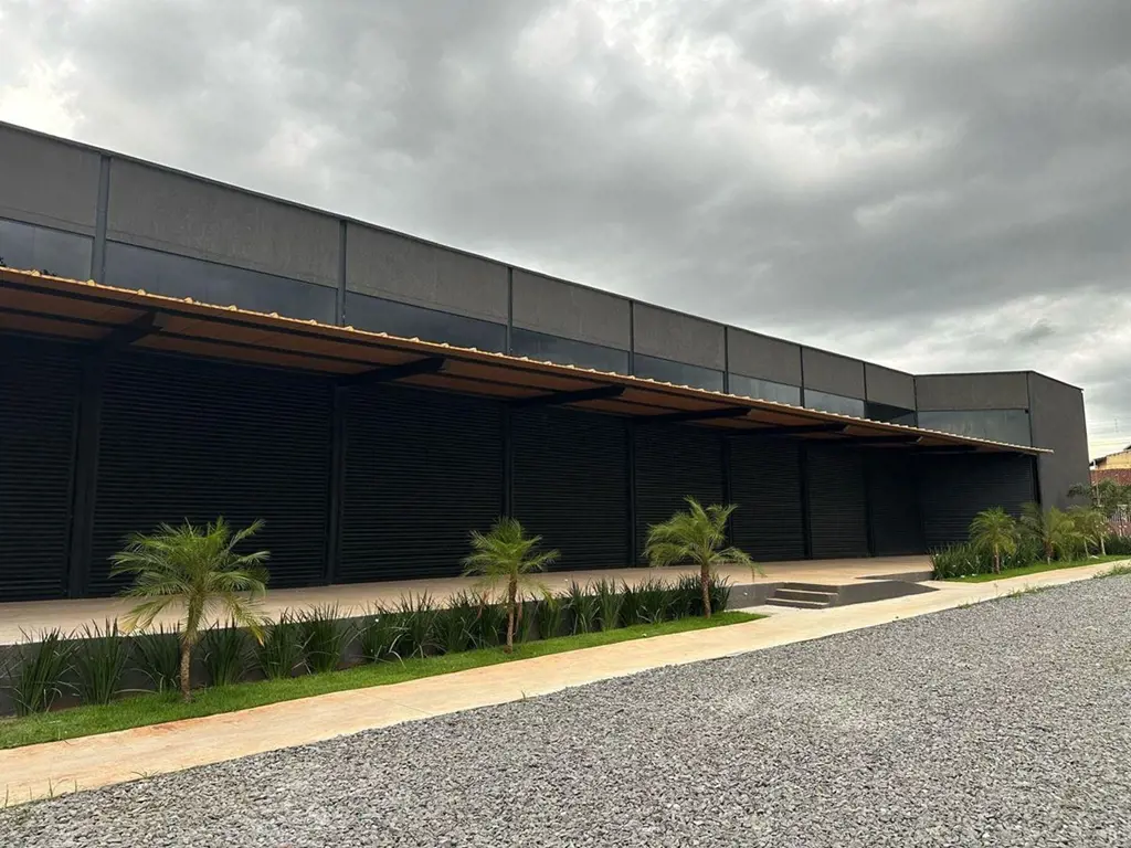 Excelente loja comercial com 40 m² com 01 banheiro. Estacionamento rotativo. 17/...