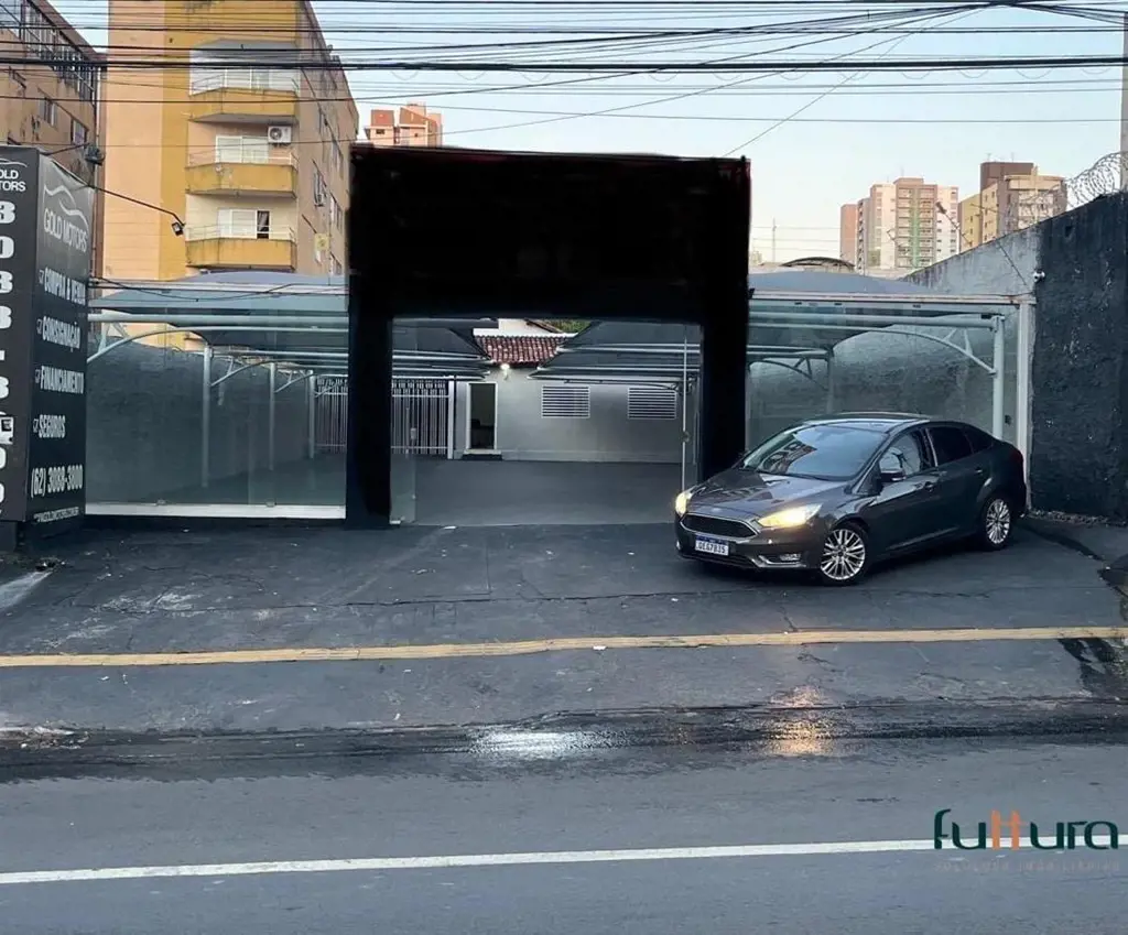 São 420m² de área total, sendo 90m² de área construída.O imóvel conta com sistem...