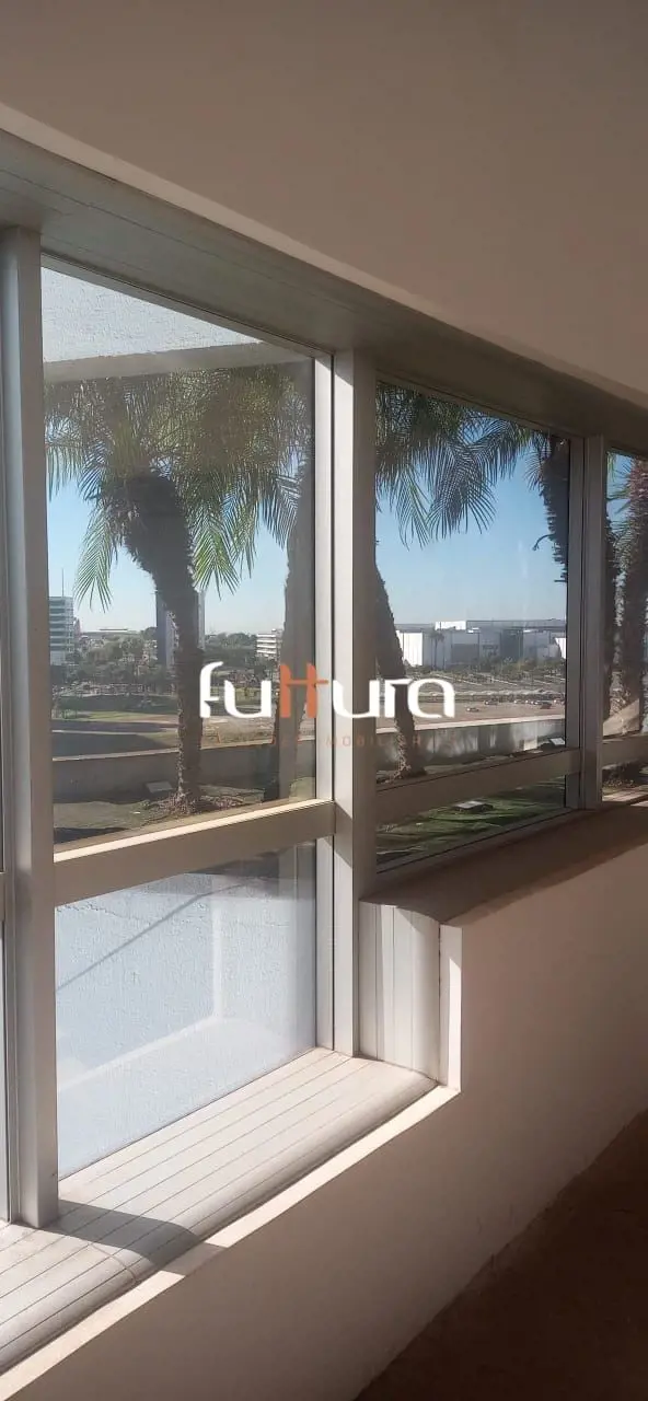 OPORTUNIDADE ÚNICA:ANDAR ALTO, VISTA PARA O NASCENTE, VISTA LIVRE. São 2 salas c...