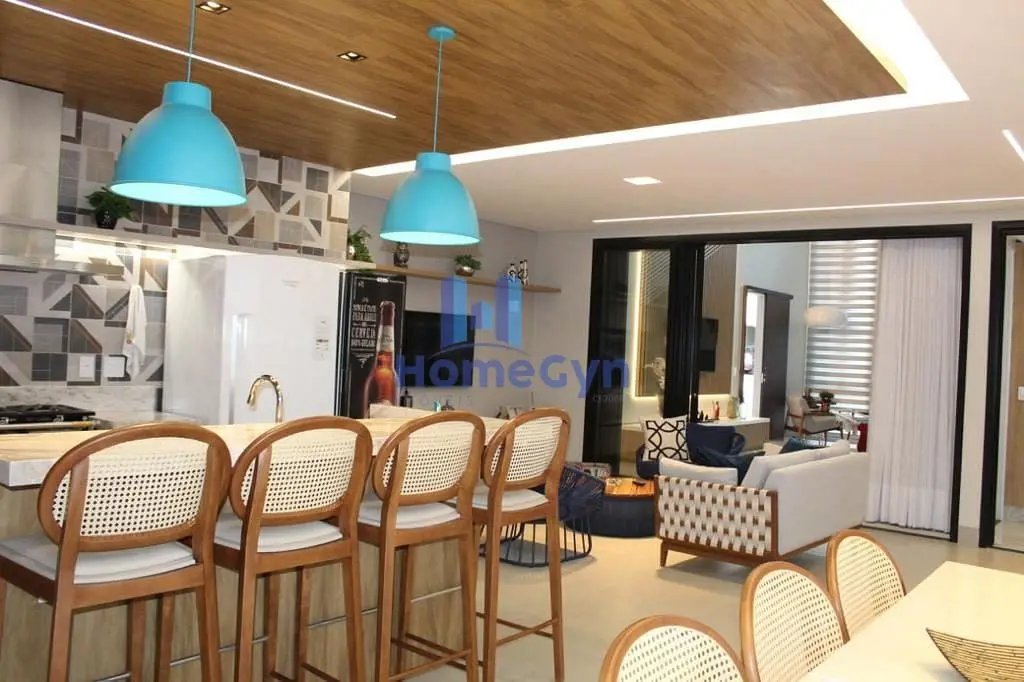 Casa térrea com 4 suites no Residencial Alphaville Araguaia em Goiânia GO.O imóv...