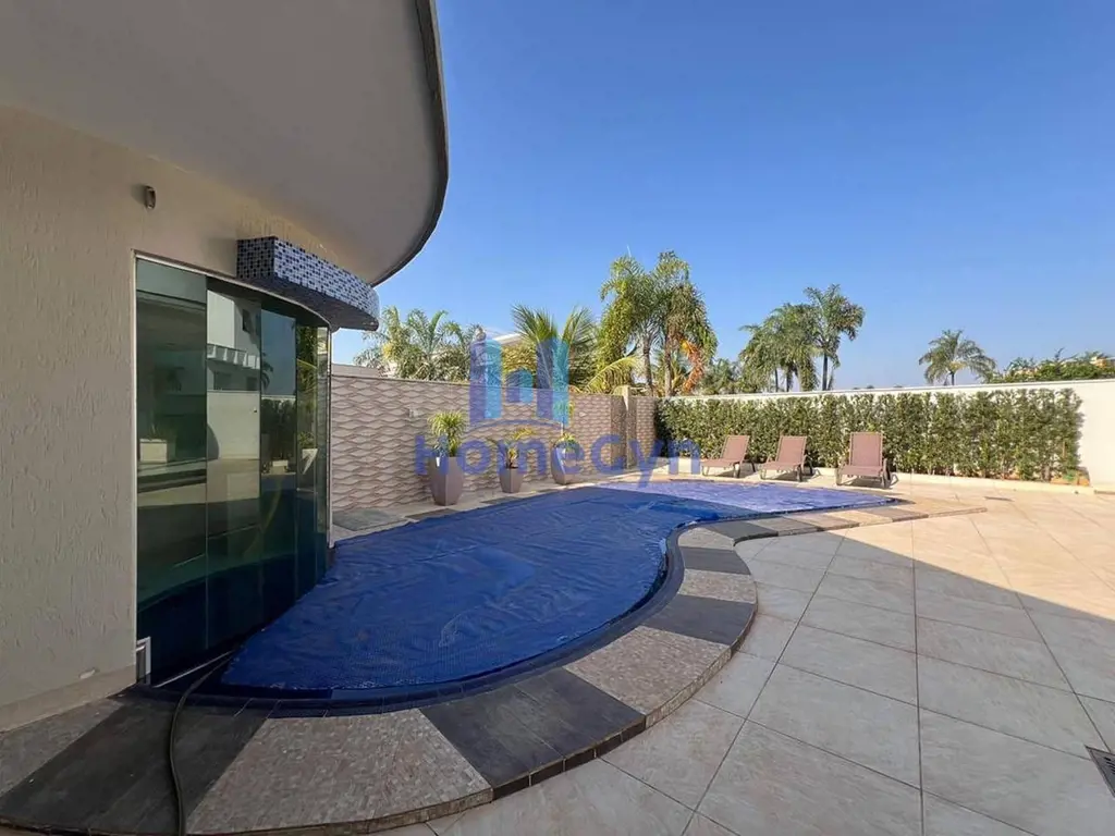 4 suites.Poço artesiano02 escaninhosCortinas lavadas01 quarto de empregada .01 q...