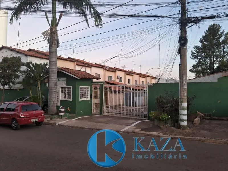 Você que está à procura de uma belíssima casa duplex com excelente localização n...