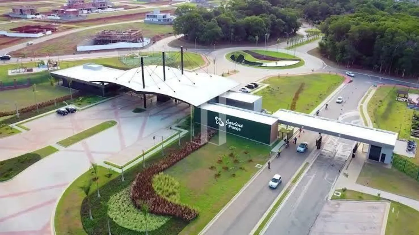  Lote no Condomínio Jardins França 593,68 m² Ágio: R$ 980.000,00 Saldo devedor: ...