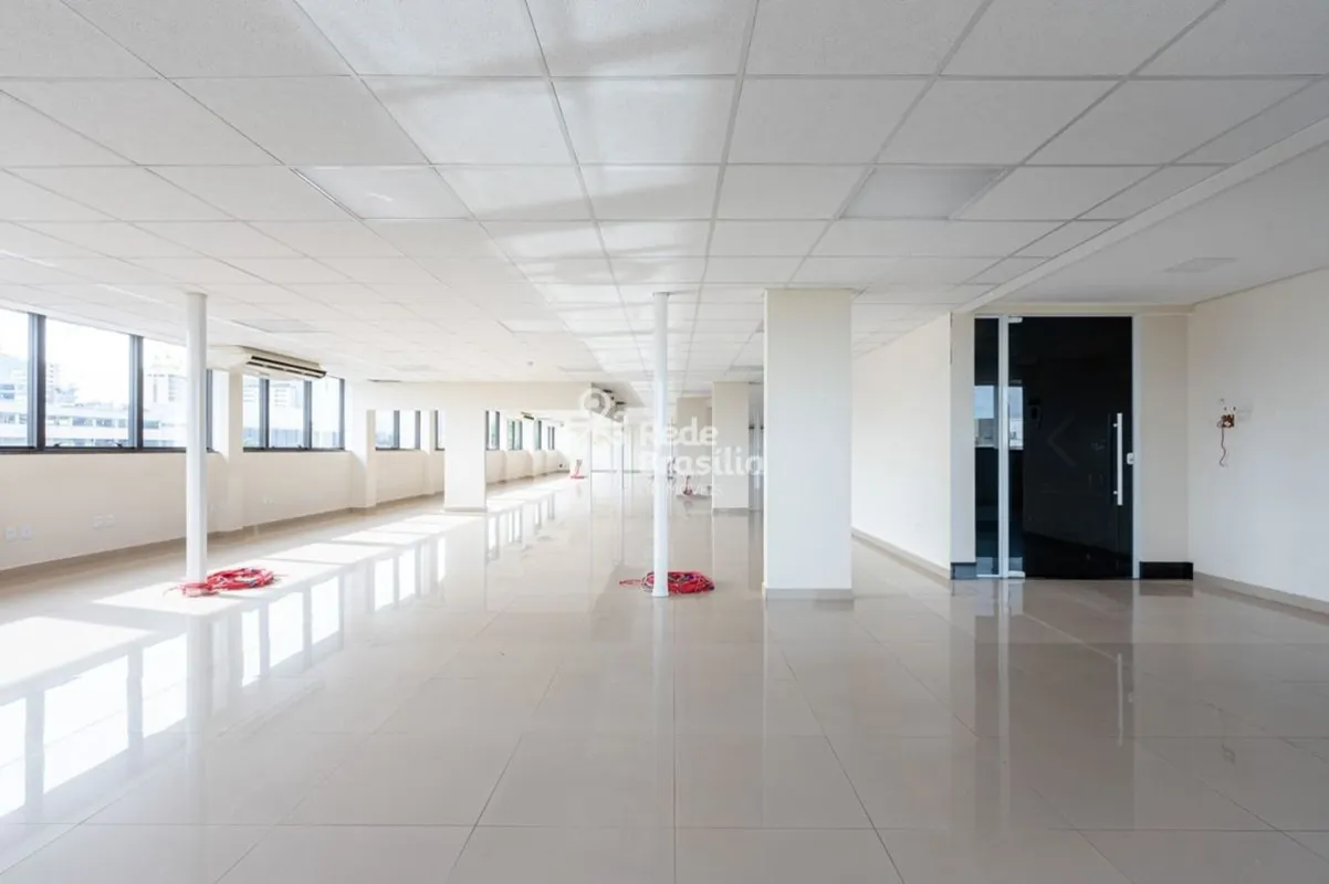 Excelente área corporativa.100% reformada, piso novo, pintura nova, composta por...