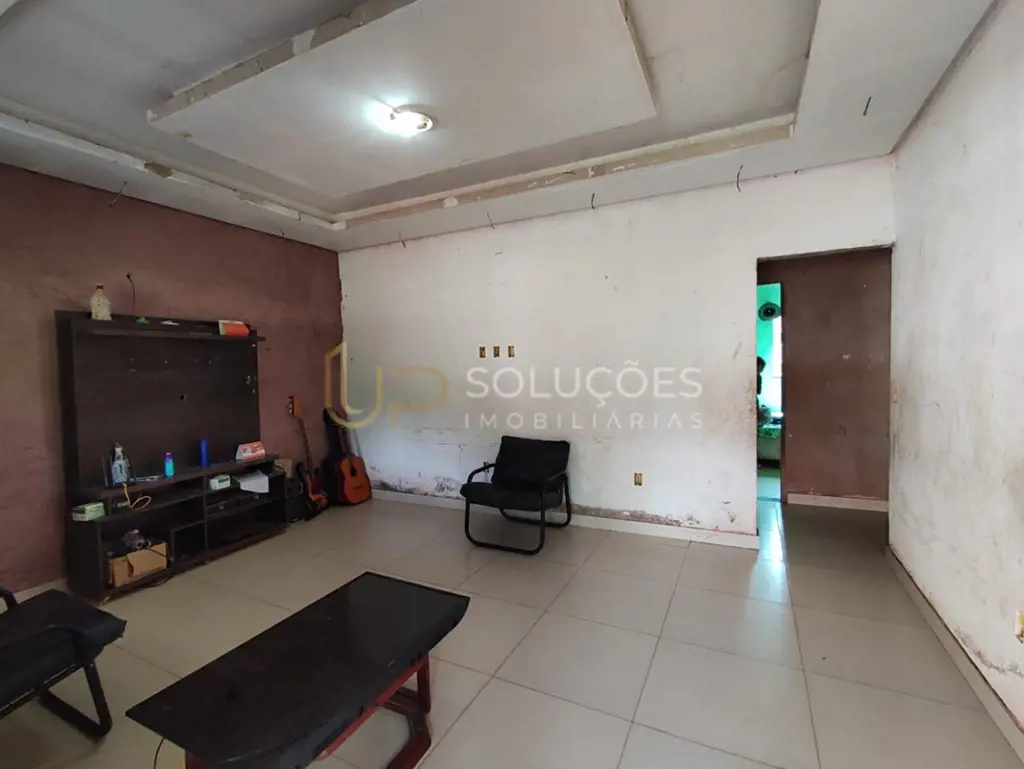 3 Quartos | Suíte | 2 Vagas | Forno à lenha | Terreno: 180m² | Construção: 190m²...
