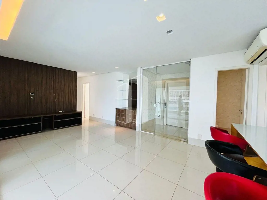 Apartamento na Praça T 23, na melhor localização do Bueno  130m² 03 suites plena...