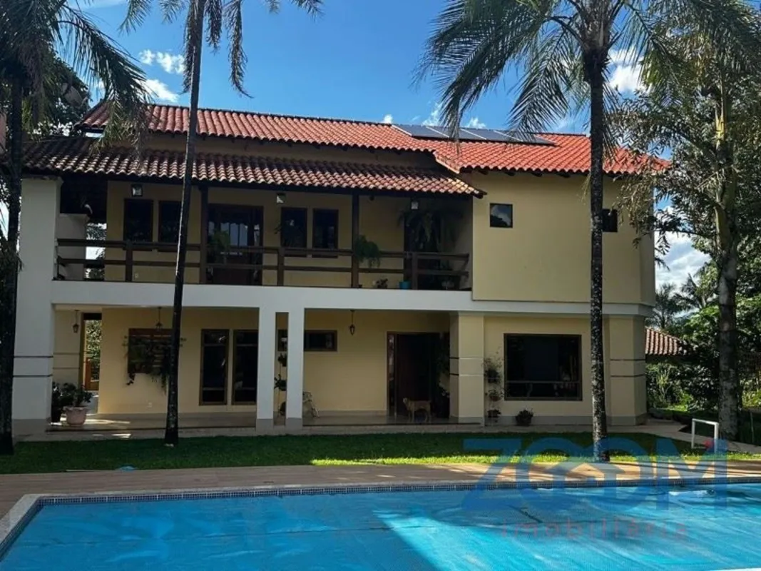 EXCELENTE IMÓVEL PARA QUEM PROCURA ESPAÇO PARA FAMÍLIA.3 CASAS SEPARADAS NO TERR...