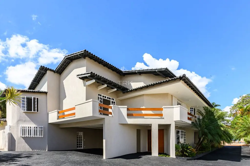 Casa com 6 quartos, sendo 5 suítes, para locação na SHIS QI 9, Lago Sul - Brasíl...