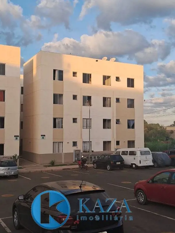 Ótimo apartamento térreo, bem arejado, de 02 quartos, sala, cozinha, área de ser...