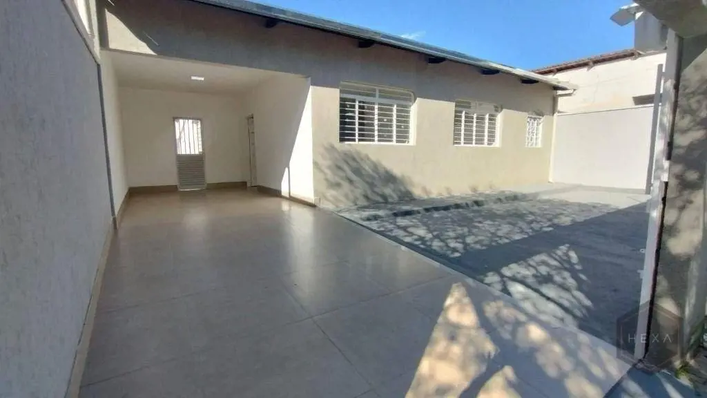 OPORTUNIDADE ÚNICA NO PARQUE AMAZÔNIA CASA TOTALMENTE REFORMADA, PRONTA PARA MOR...