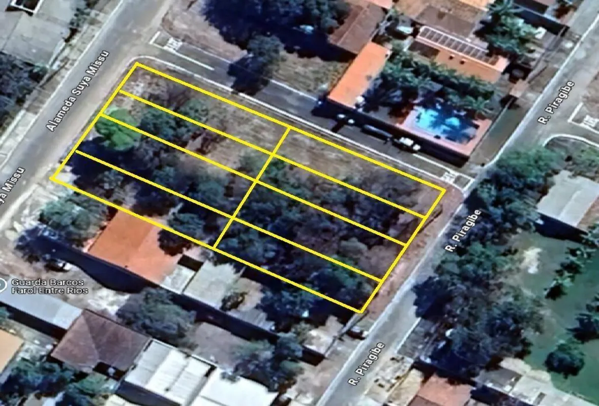 Área com 1.476m² na Cidade de Aruanã, excepcional localização, à 150mts do Rio A...