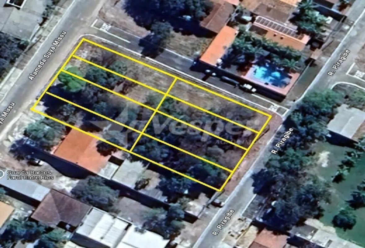 Área com 1.476m² na Cidade de Aruanã, excepcional localização, à 150mts do Rio A...
