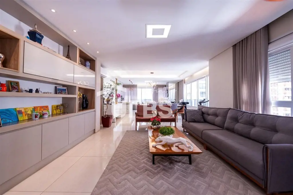 COD U-0024655 - Com 207 m², este imóvel conta com 3 suítes plenas, incluindo uma...