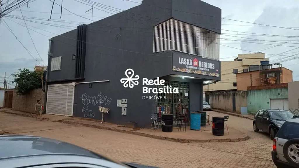 Quadra 2 - Estrutural Excelente opção para investidores! Imóvel versátil, compos...