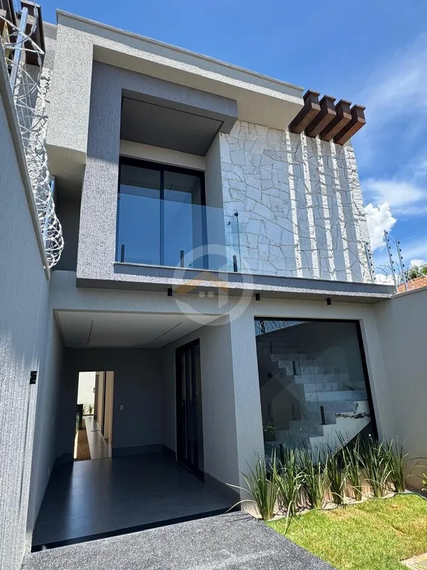 Sobrado 3 suites Plenas no setor Jardim Vila Boa, GoianiaÁrea terreno : Fração d...