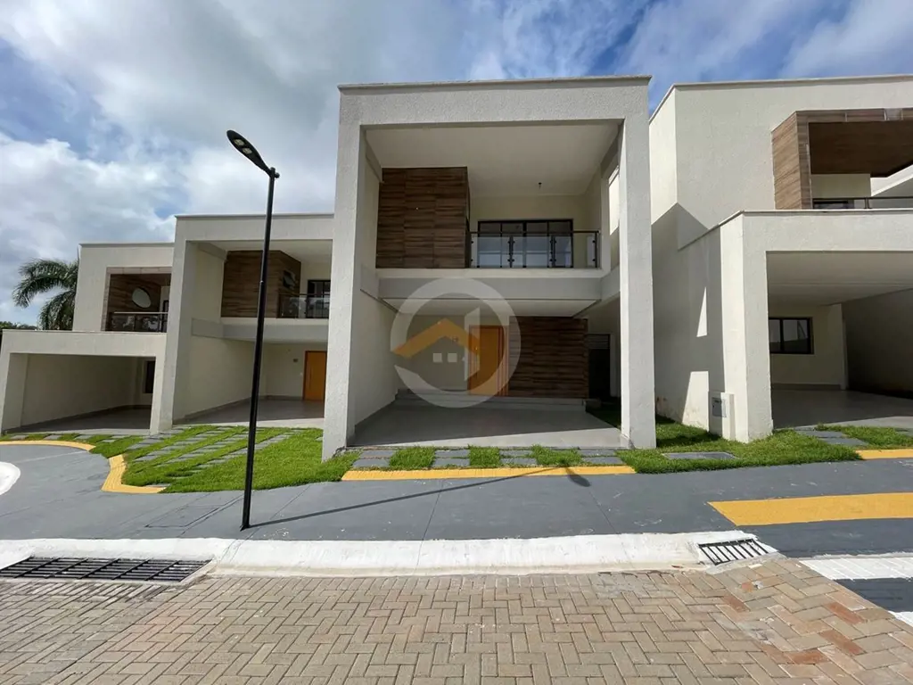 Sobrado com 4 suítes em condomínio no bairro Cardoso, perto da Avenida Rio Verde...