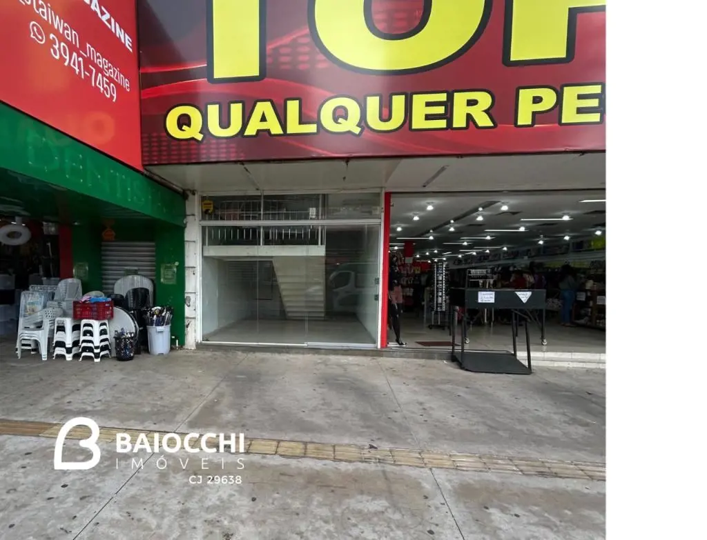 Este imóvel comercial de 160m², parte superior, está localizado em uma das aveni...