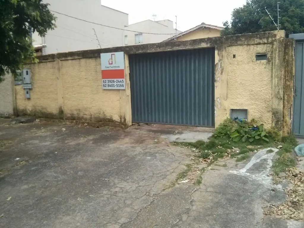 Terreno no Parque Amazônia em Goiânia com 509,60 m² contendo 3 edificações, uma ...