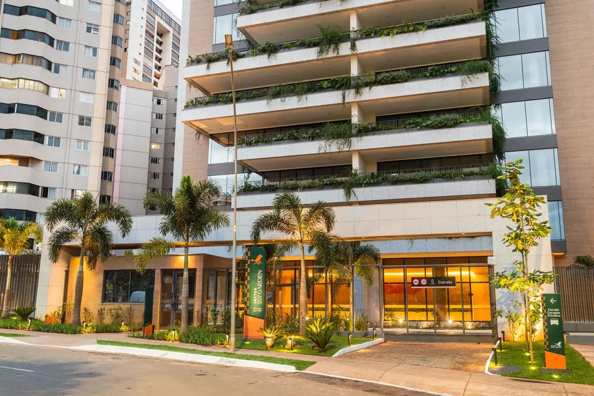 Descubra seu novo lar na Quadra 207, SUL, em Águas Claras, DF. Este apartamento ...