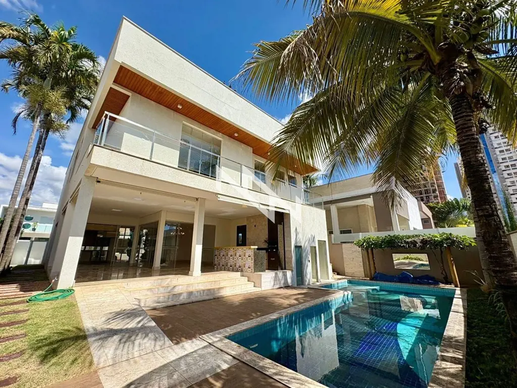 Casa de alto padrão com 400,31 m² de área construída, composta por 4 suítes, liv...