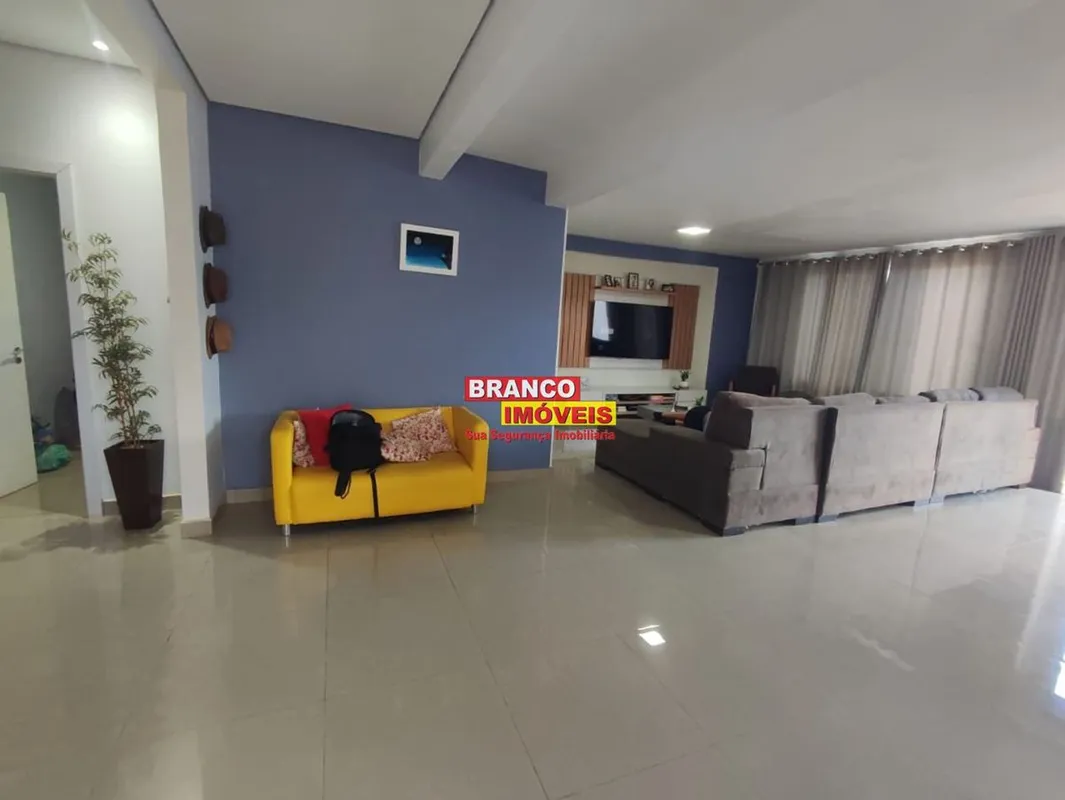 Branco Imóveis vendeCasa de Condomínio 4 quartos para Venda Guará II, BrasíliaCo...