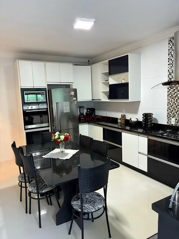 Sobrado à Venda – QNO 04, Ceilândia NorteValor: R$ 700.000Imóvel quitado e escri...