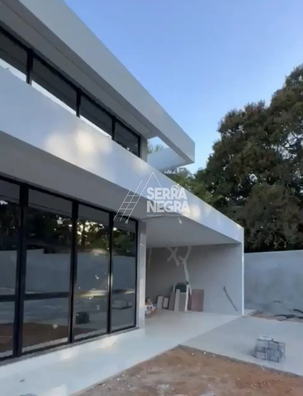 CASA MODERNA, 4 QUARTOS, CONDOMÍNIO FECHADO , ÓTIMA LOCALIZAÇÃO, ARNIQUEIRAS - S...