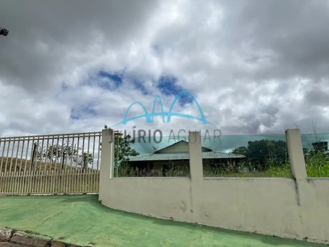 CASA MOBILIADA À VENDA – CONDOMÍNIO OURO VERMELHO 2 A casa tem 2 quartos dentro ...