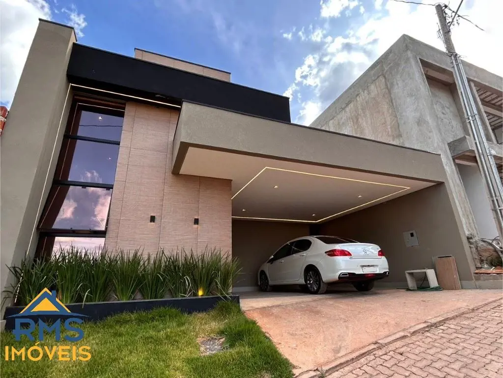 A RMS Imóveis, especialista em residências de alto padrão e propriedades na regi...