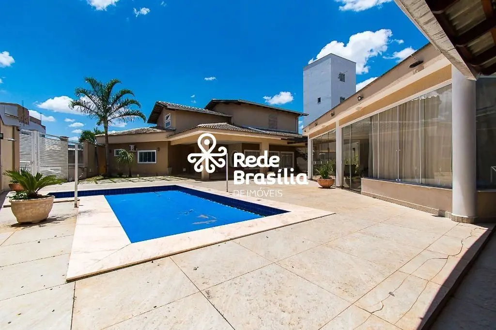 TH26066 - Setor de Mansões Sudeste, com 05 quartos sendo 05 suítes, 416m²/ hidro...