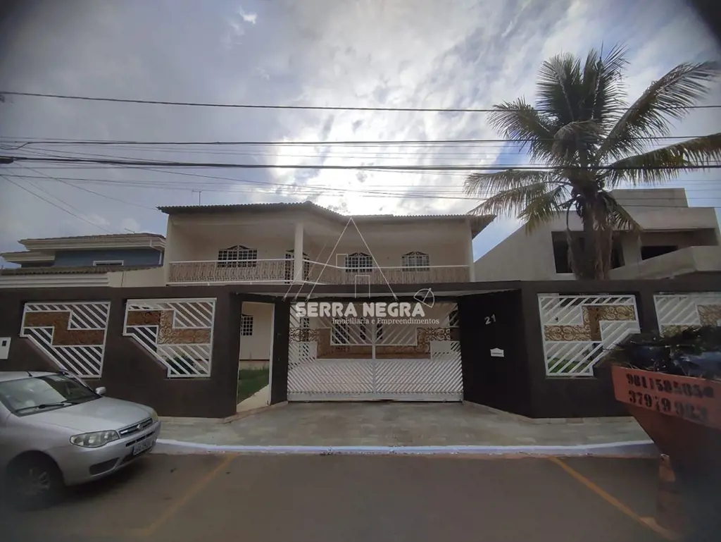 Excelente sobrado na Vicente Pires rua 08Parte superior:4 quartos, sendo 3 suite...