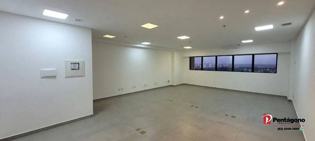 Sala Comercial para Alugar - Vila Brasília Área útil: 56,75 m² Sala com acabamen...