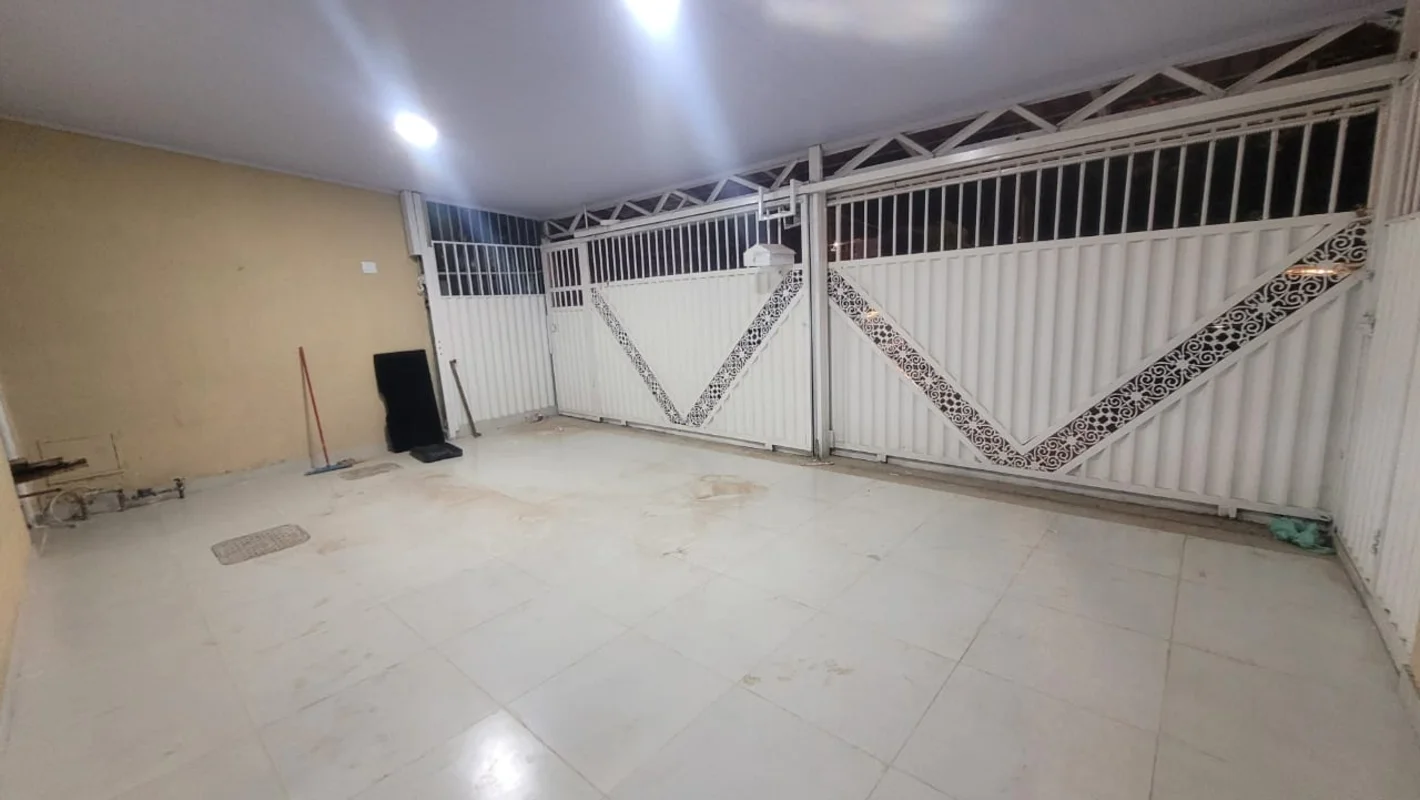 Casa na Qr 310 de Samambaia Sul Lote: 112 metros3 quartos sendo 1 suíteSalaCozin...
