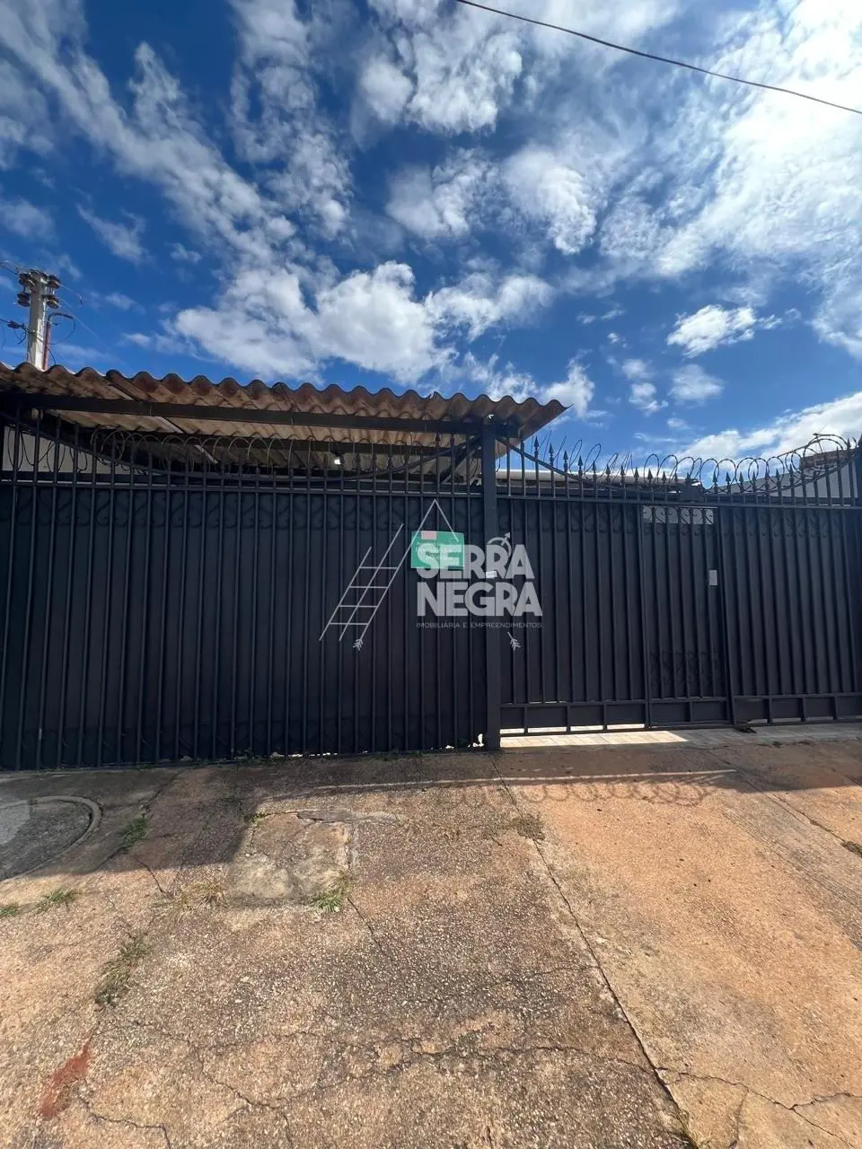 Casa padrão 2 quartos na QR 304 SAMAMBAIA SULDescrição:-Área total: 112,50M²-Áre...