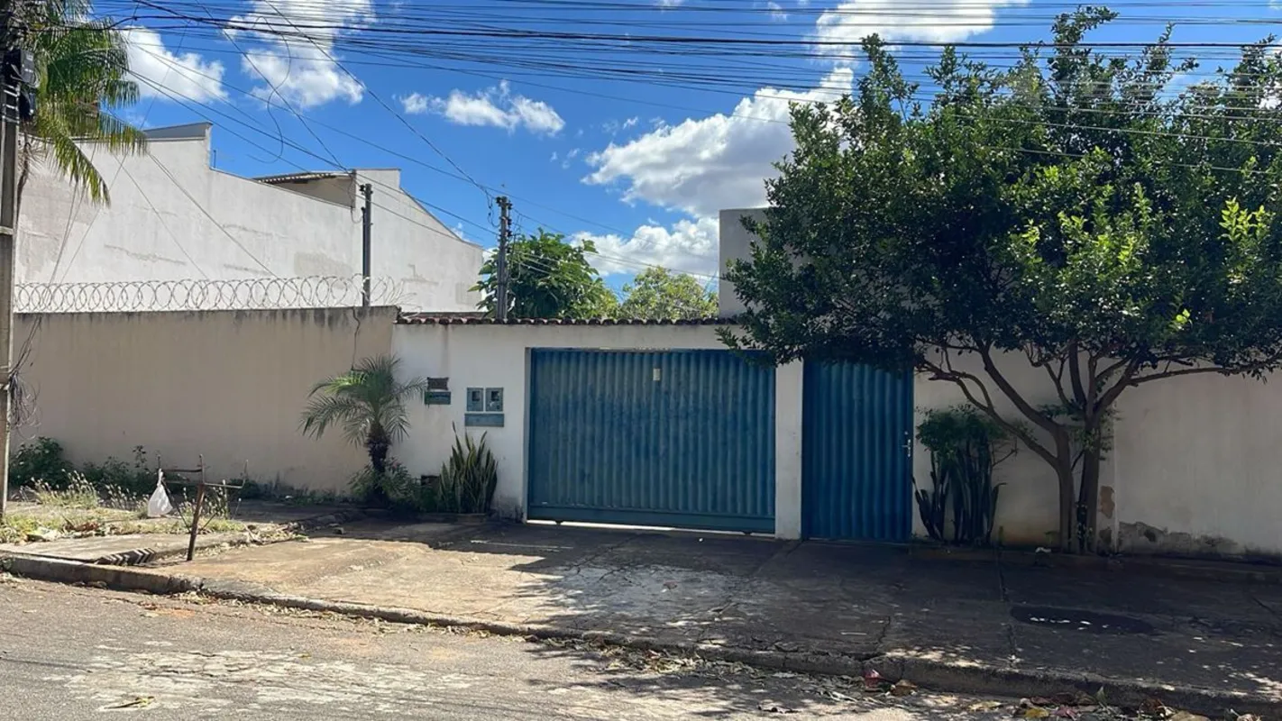 Casa á venda com 204,40m² no Parque Amazônia, com 04 quartos, 02 vagas de garage...