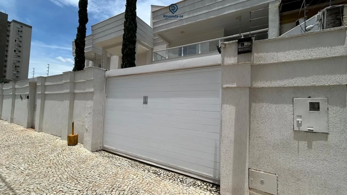 Sobrado residencial localizado no Setor Bueno, com 700 m² de área privativa e te...
