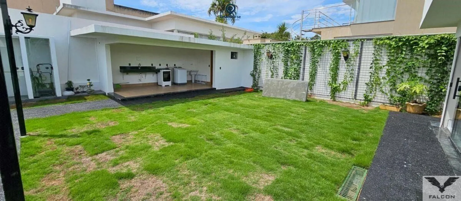Apresentamos esta casa térrea nova, com 166 m² de área construída em um terreno ...