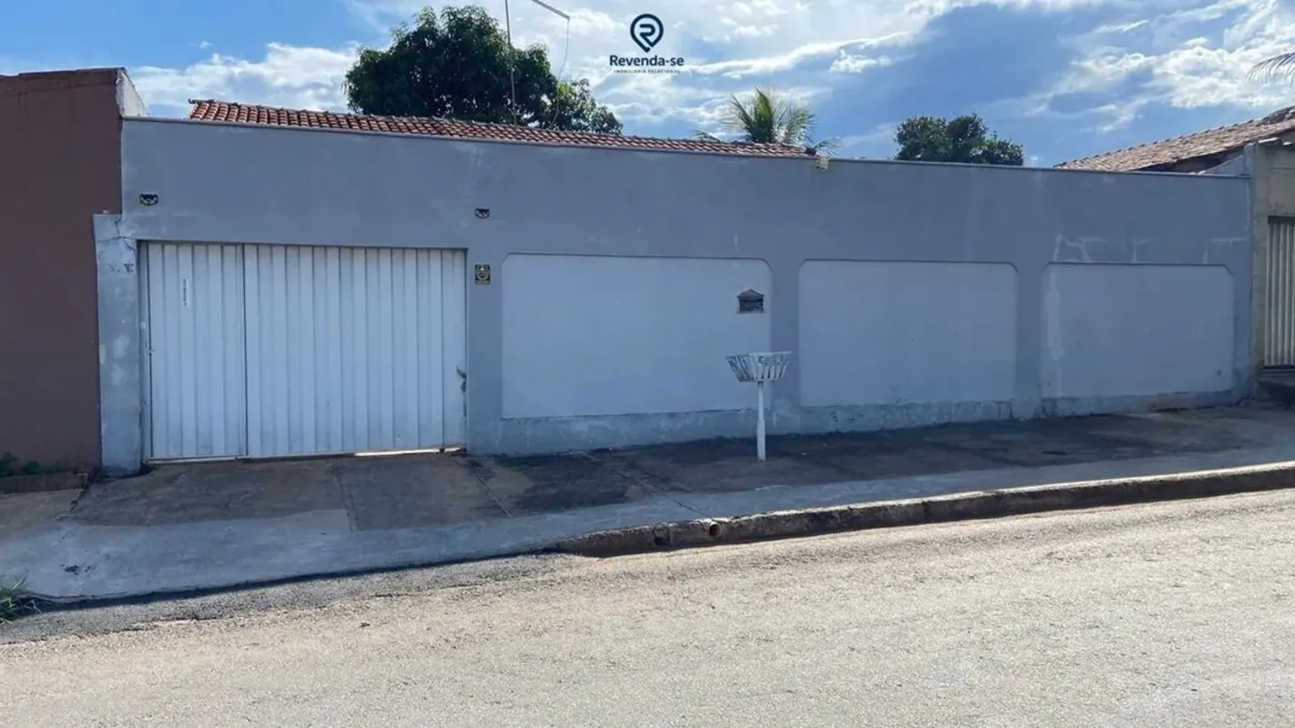 Casa com quintal e área verde em condomínio fechadoCasa aconchegante com quintal...