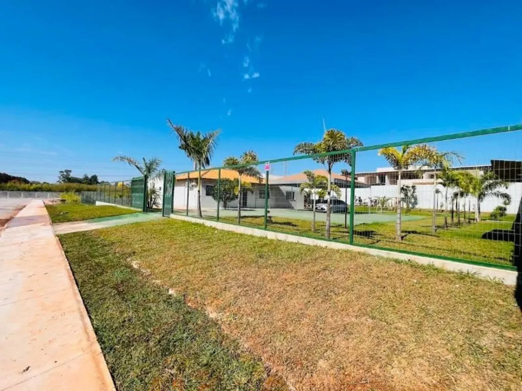CASA SMPW 05 CONJUNTO 07OBS: O condomínio com INFRAESTRUTURA em formação.Casa se...