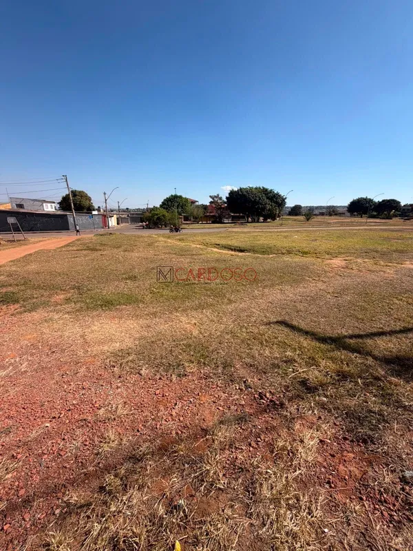 ÁGIO DE LOTE NA QR 605 – Samambaia Norte/DFLote com 250m², localizado na avenida...