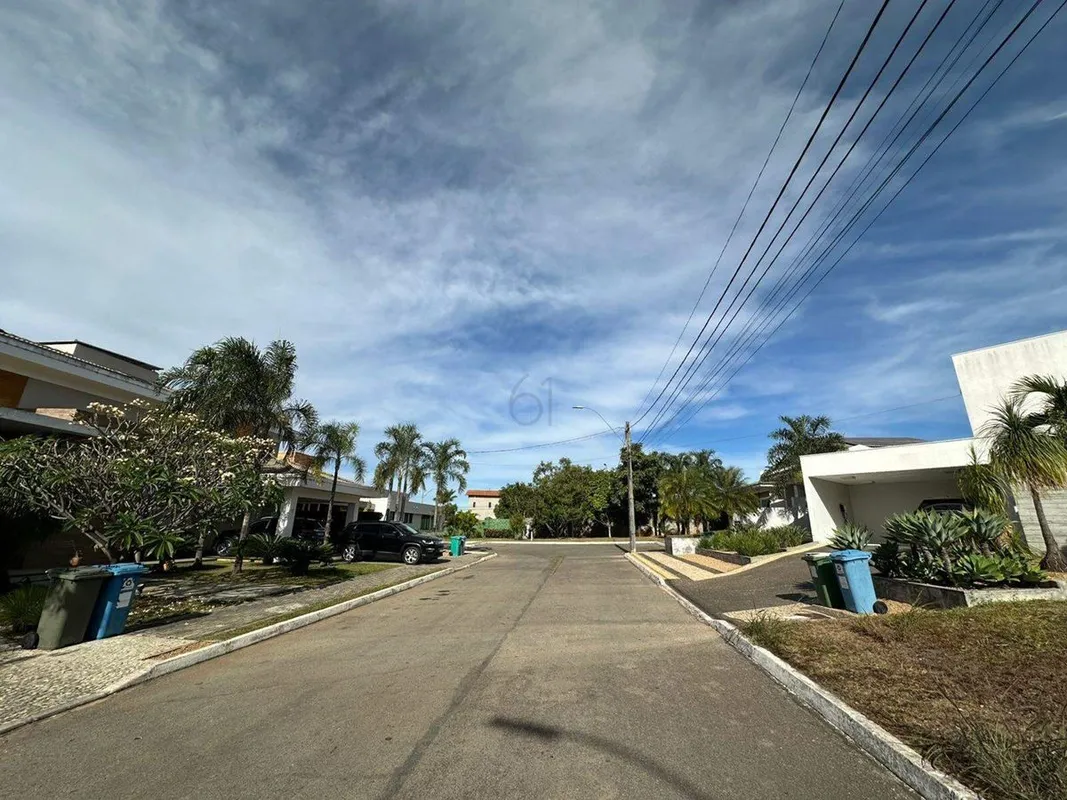 Lote Exclusivo com 700m² no Condomínio Jardins do Lago Qd 9, Altíssimo Padrão - ...