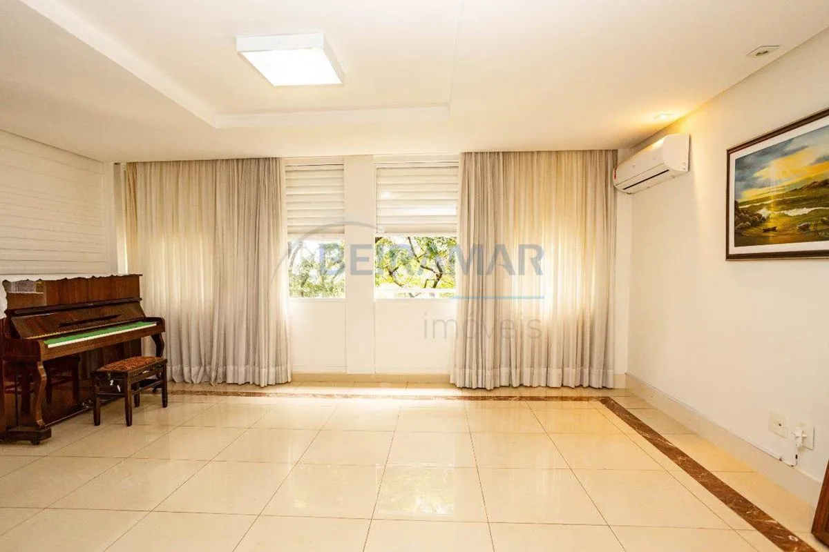 Excelente apartamento totalmente reformado disponível para aluguel na Asa Sul.Di...
