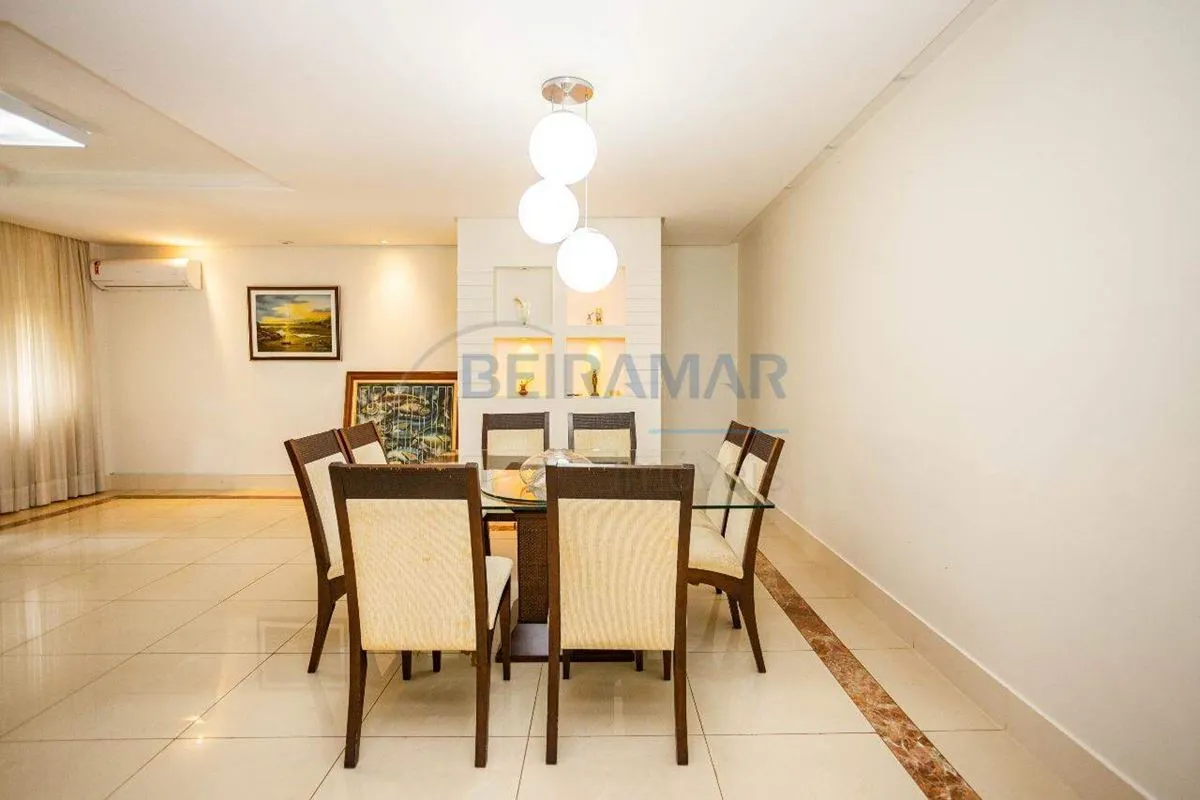 Este excelente apartamento reformado está disponível para aluguel na Asa Sul. Di...