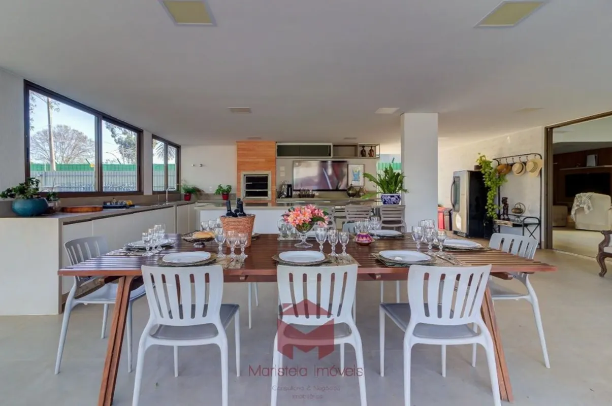 CASA MODERNA, NOVA 5 SUITES, ÁREA CONSTRUIDA 540m², TERRENO 1.320m², ÁREA VERDE ...
